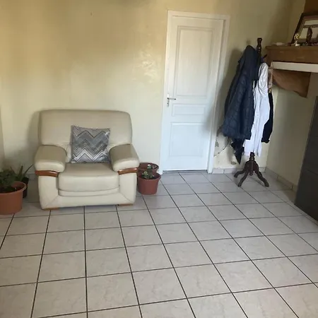 Chambre Simple Proche Aeroport Pusignan Exterior photo